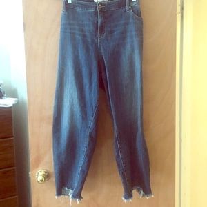 Cropped Distressed Girlfriend Jeans